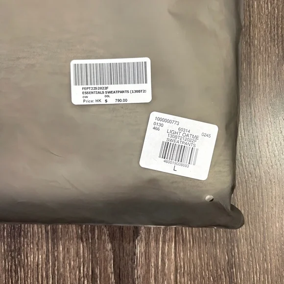 Fear of God FOG Essentials 1977 Jogger Sweatpants Light Oatmeal Grey / Off White - Picture 9 of 11